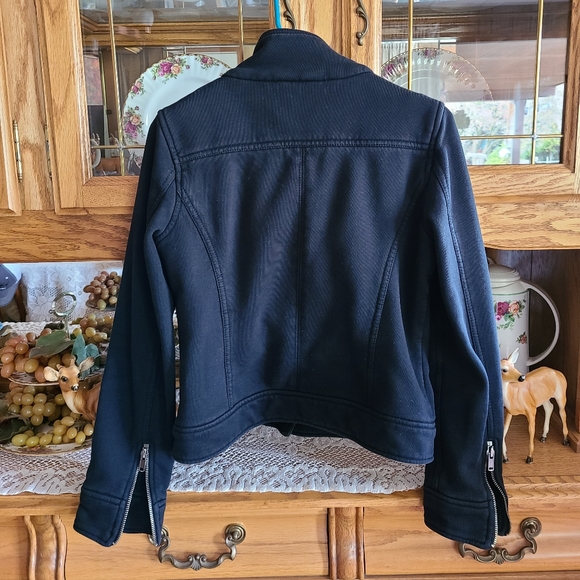 GAP JACKET ~🎊HP🎊 - Picture 2 of 3